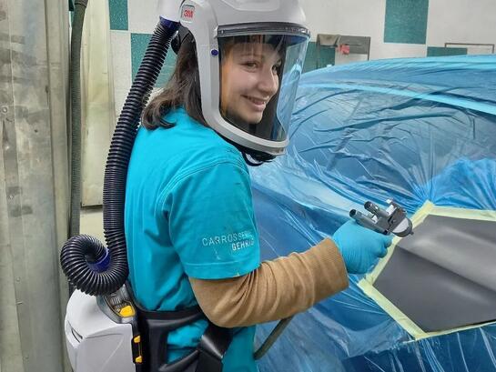 Neuer Gebläse Atemschutz für unsere Lehrtochter